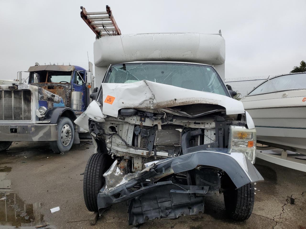 2011 Ford Econoline E350 Super Duty Cutaway Van - Image 5