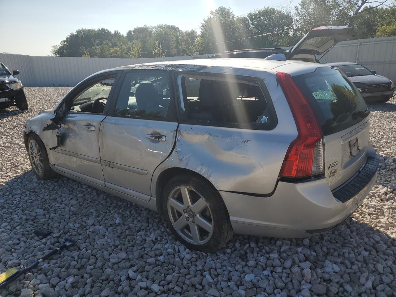2010 Volvo V50 2.4I - Image 2