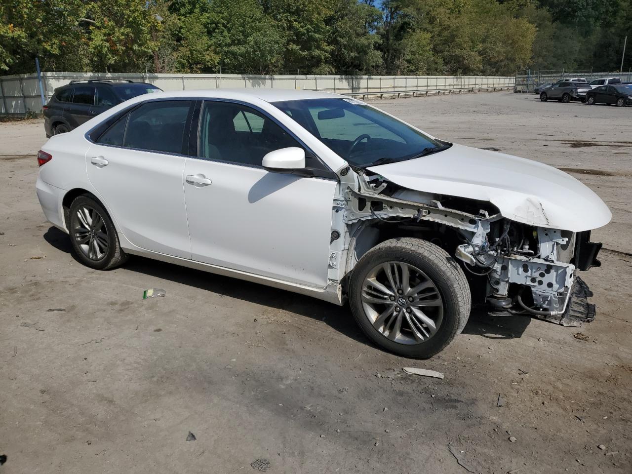 2016 Toyota Camry Le - Фото 4