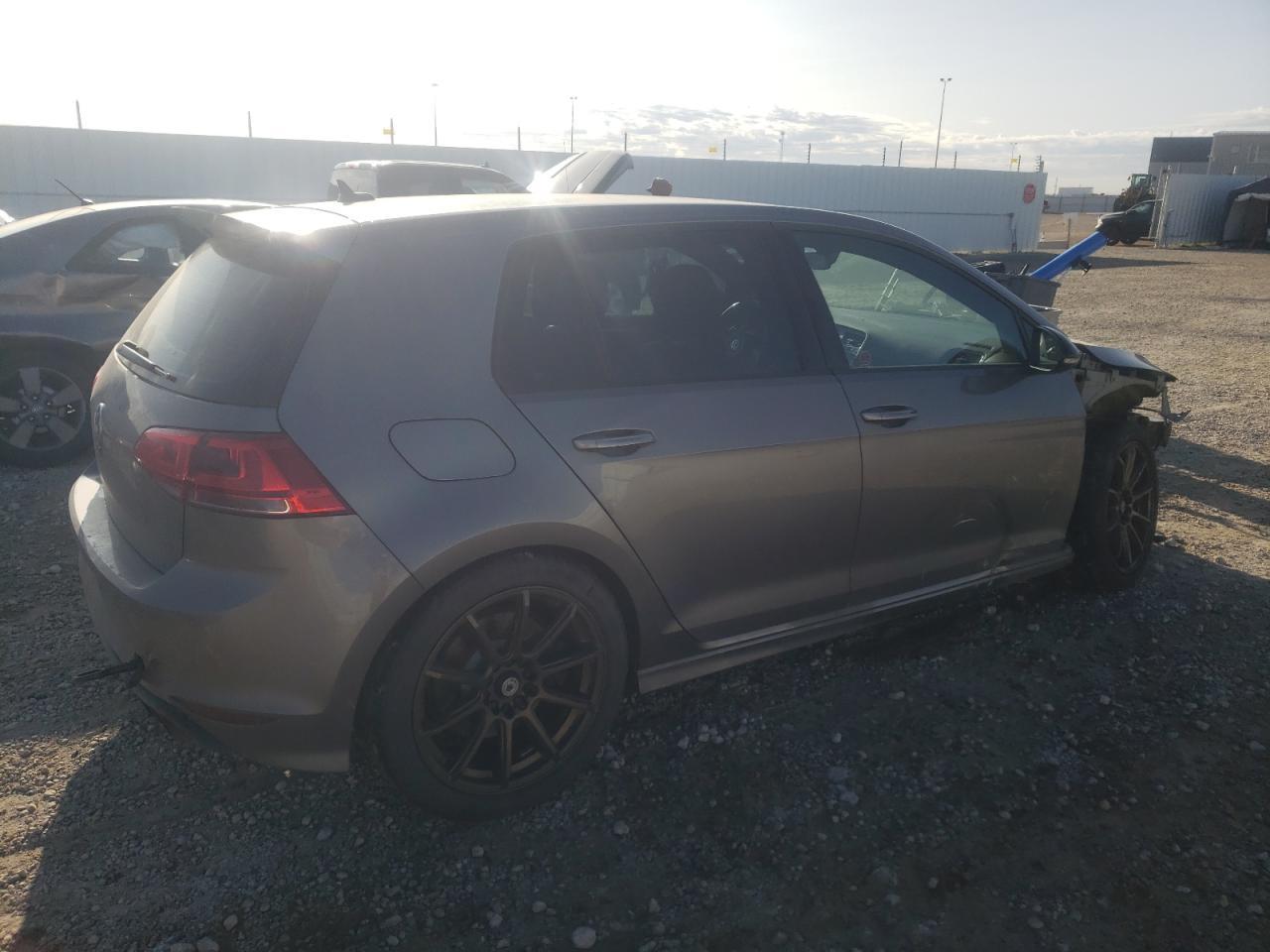 2017 Volkswagen Golf R - Image 3