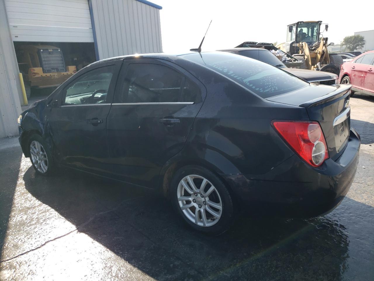 2014 Chevrolet Sonic Lt - Image 2