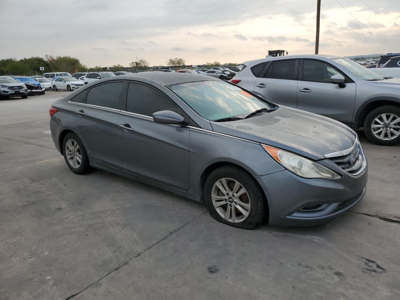 2012 Hyundai Sonata Gls - Image 4