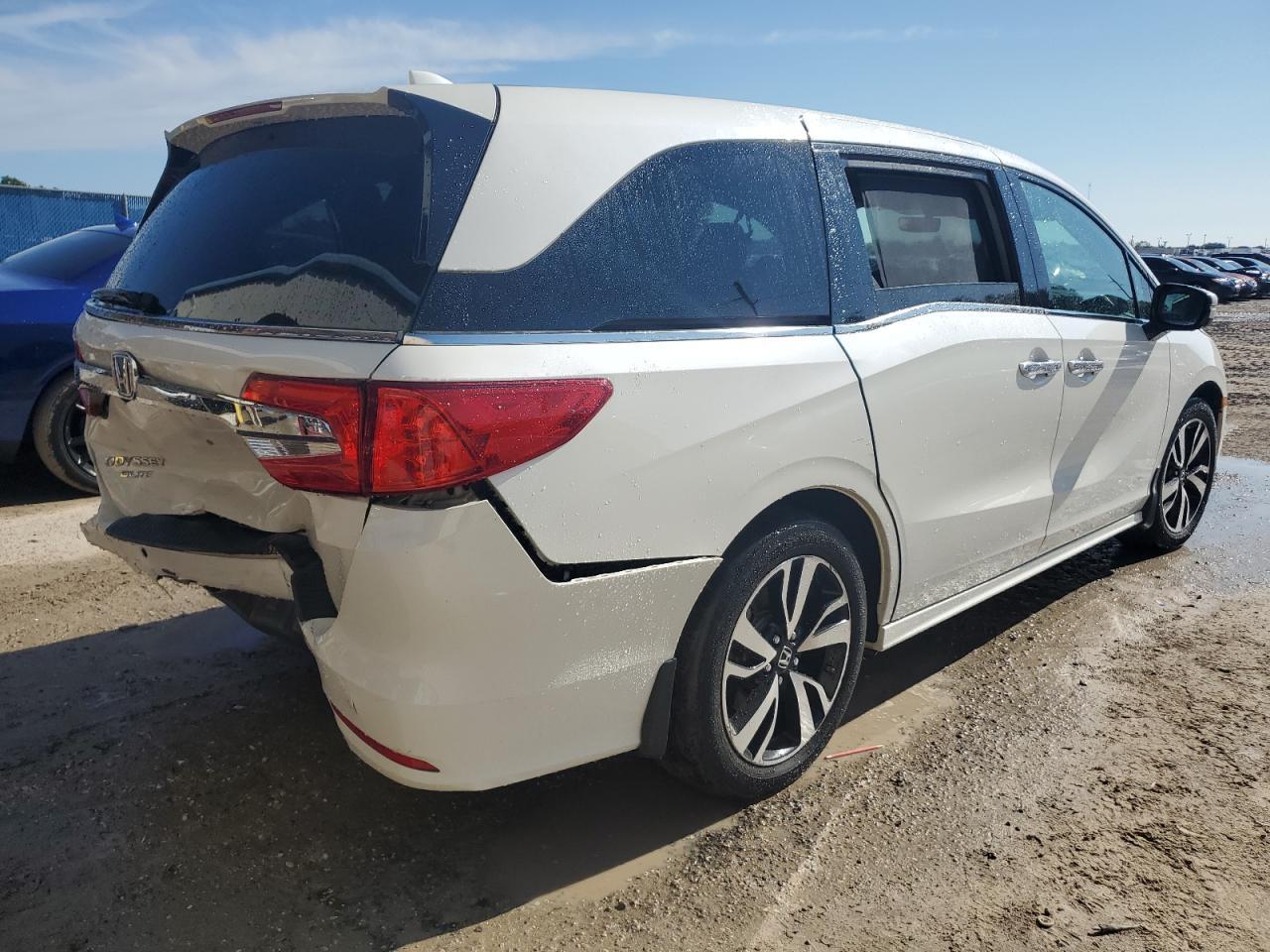 2018 Honda Odyssey Elite - Фото 3