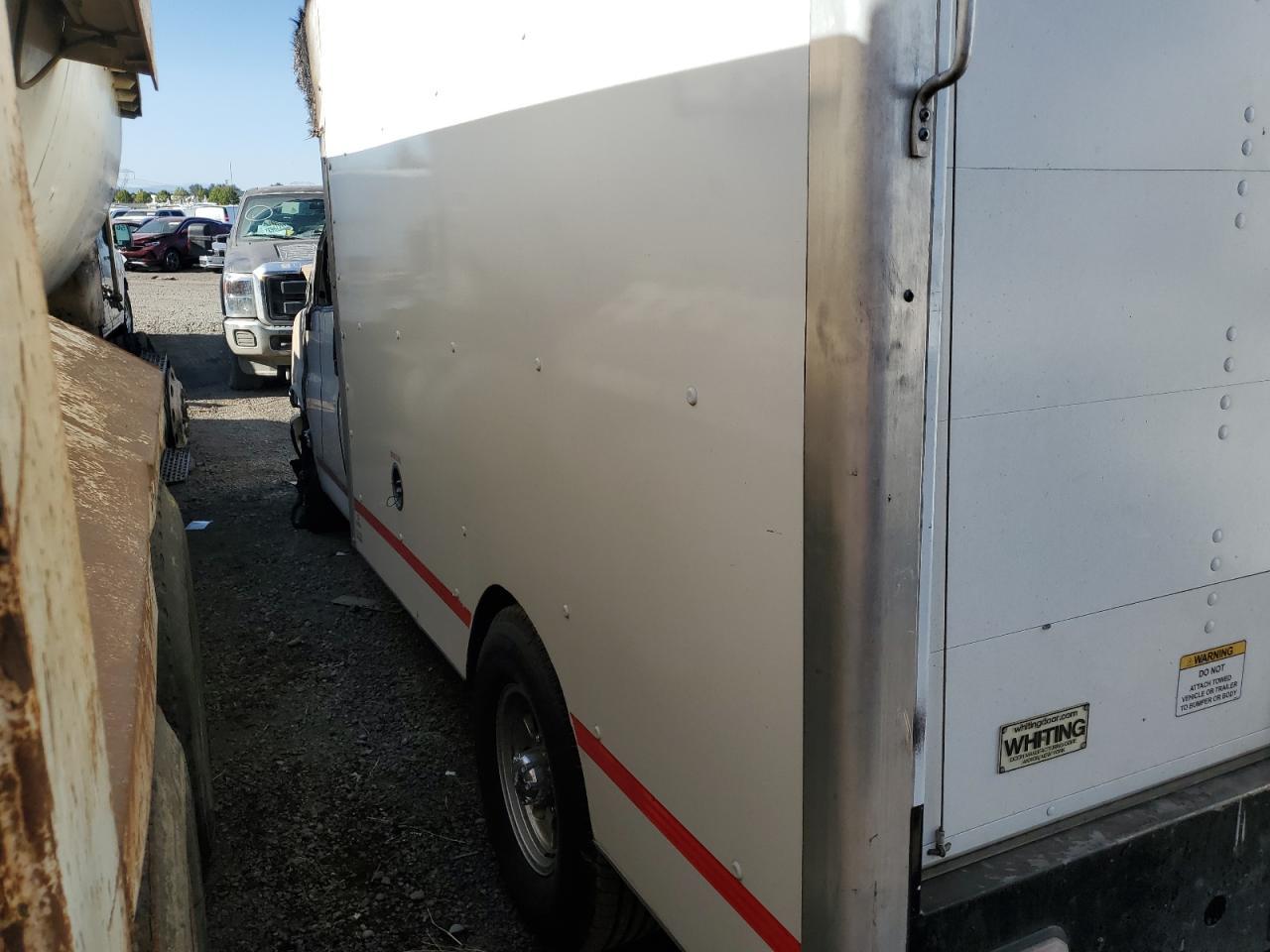 2022 GMC Savana Cutaway G3500 - Фото 3