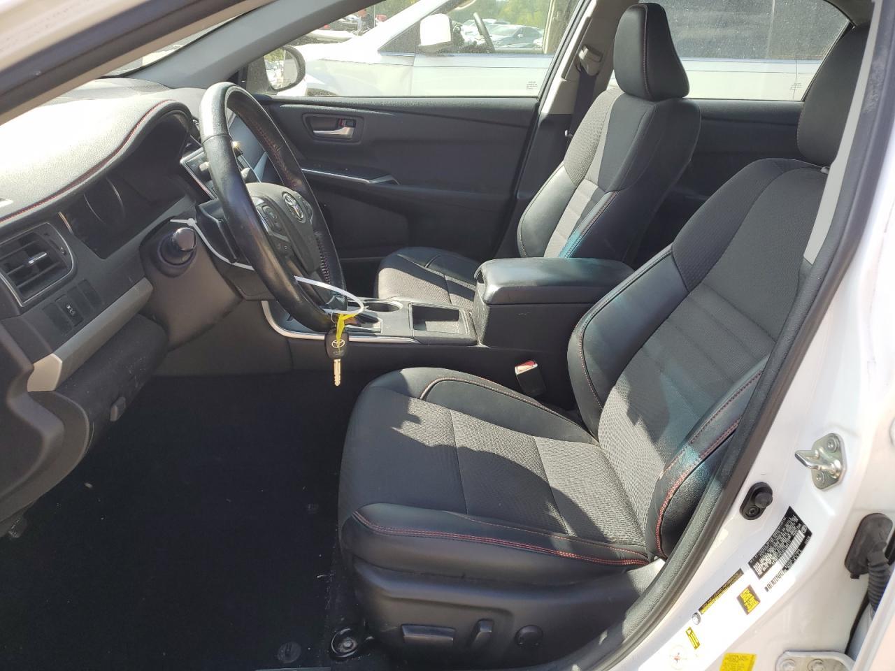 2016 Toyota Camry Le - Фото 7