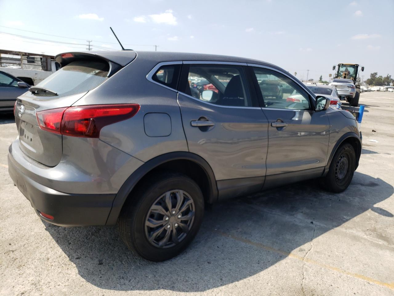 2019 Nissan Rogue Sport S - Image 3