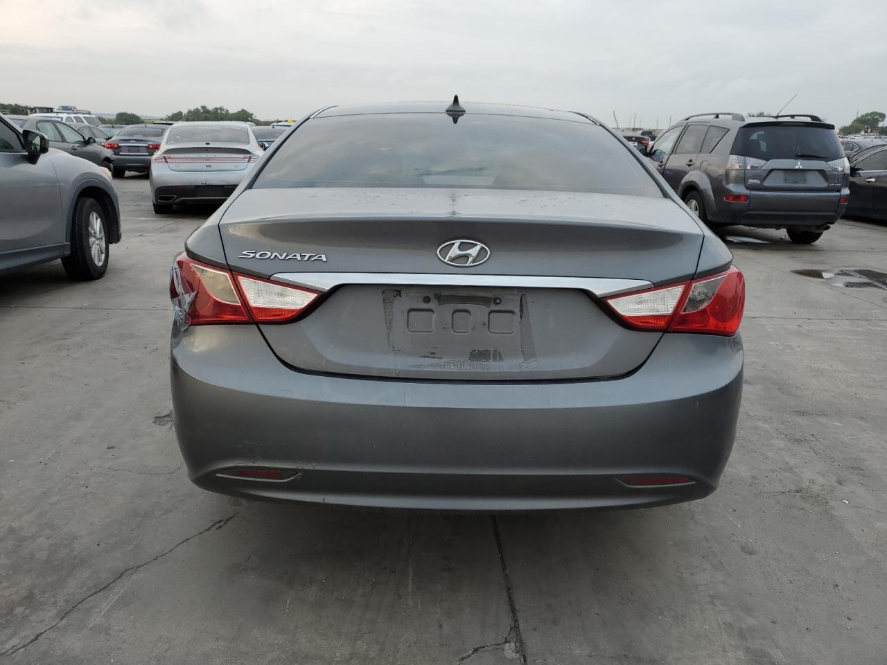 2012 Hyundai Sonata Gls - Image 6
