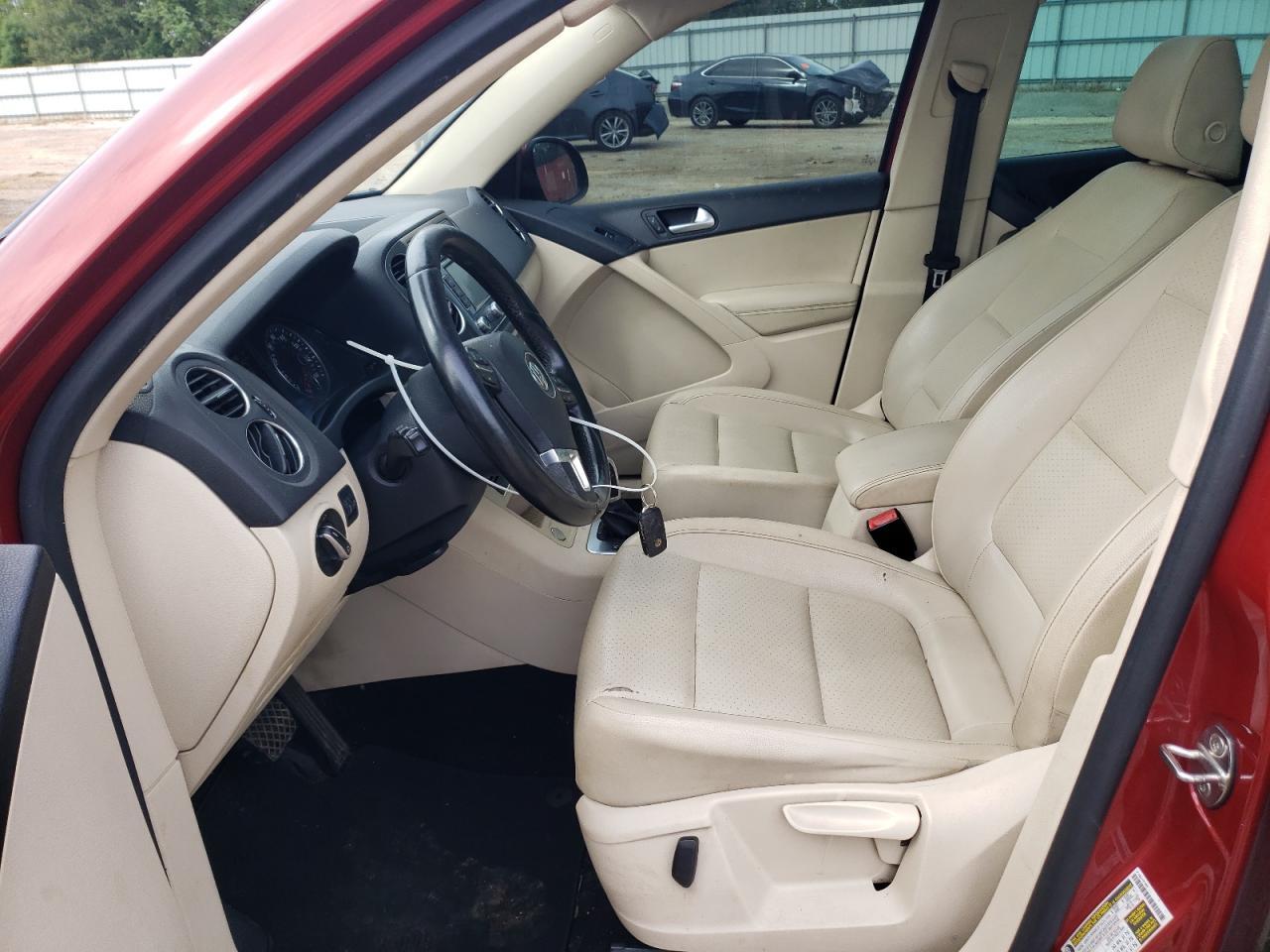 2014 Volkswagen Tiguan S - Фото 7