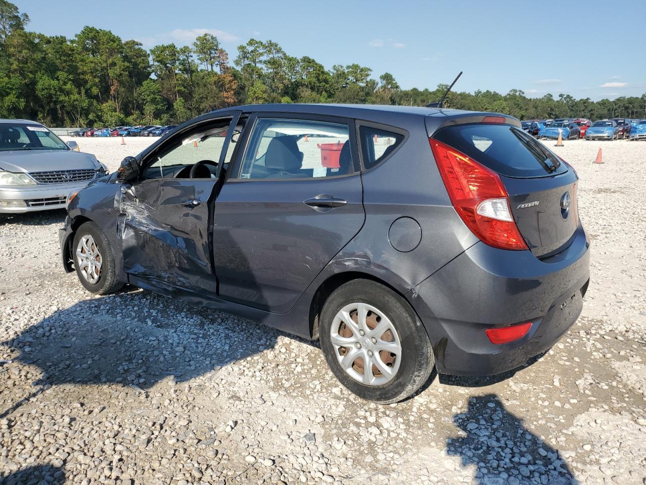 2012 Hyundai Accent Gls - Image 2