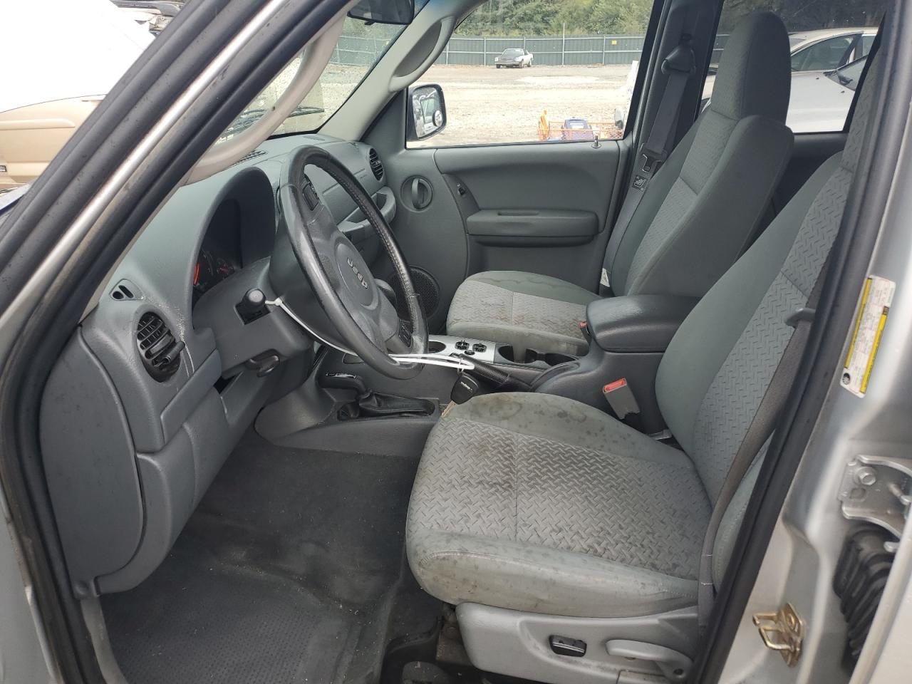 2005 Jeep Liberty Renegade - Фото 7