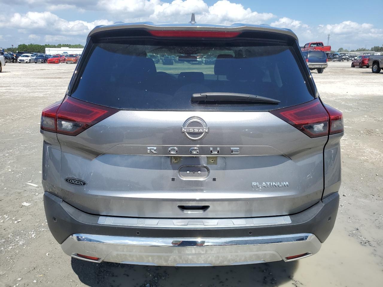 2022 Nissan Rogue Platinum - Image 6