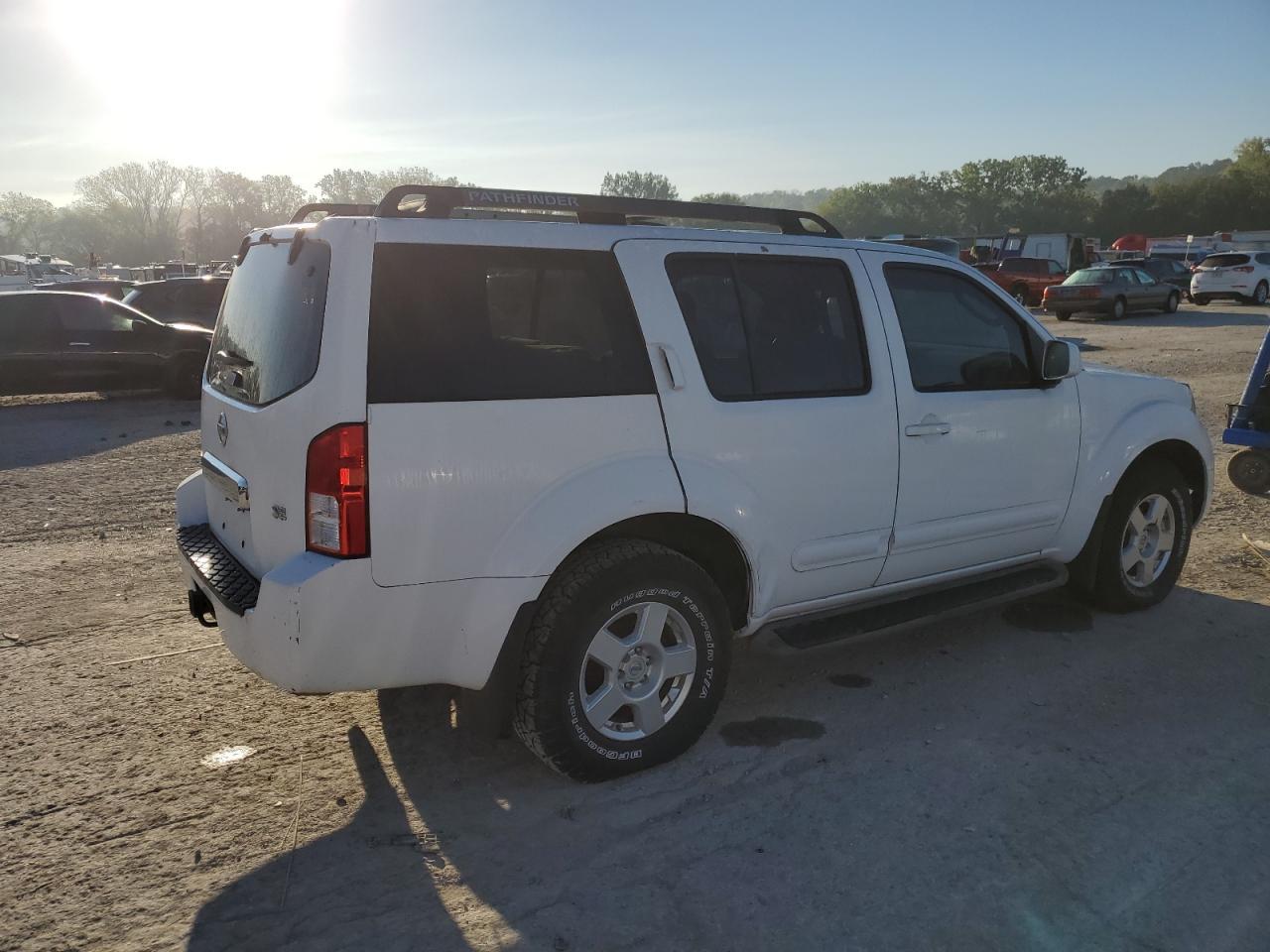 2007 Nissan Pathfinder Le - Фото 3