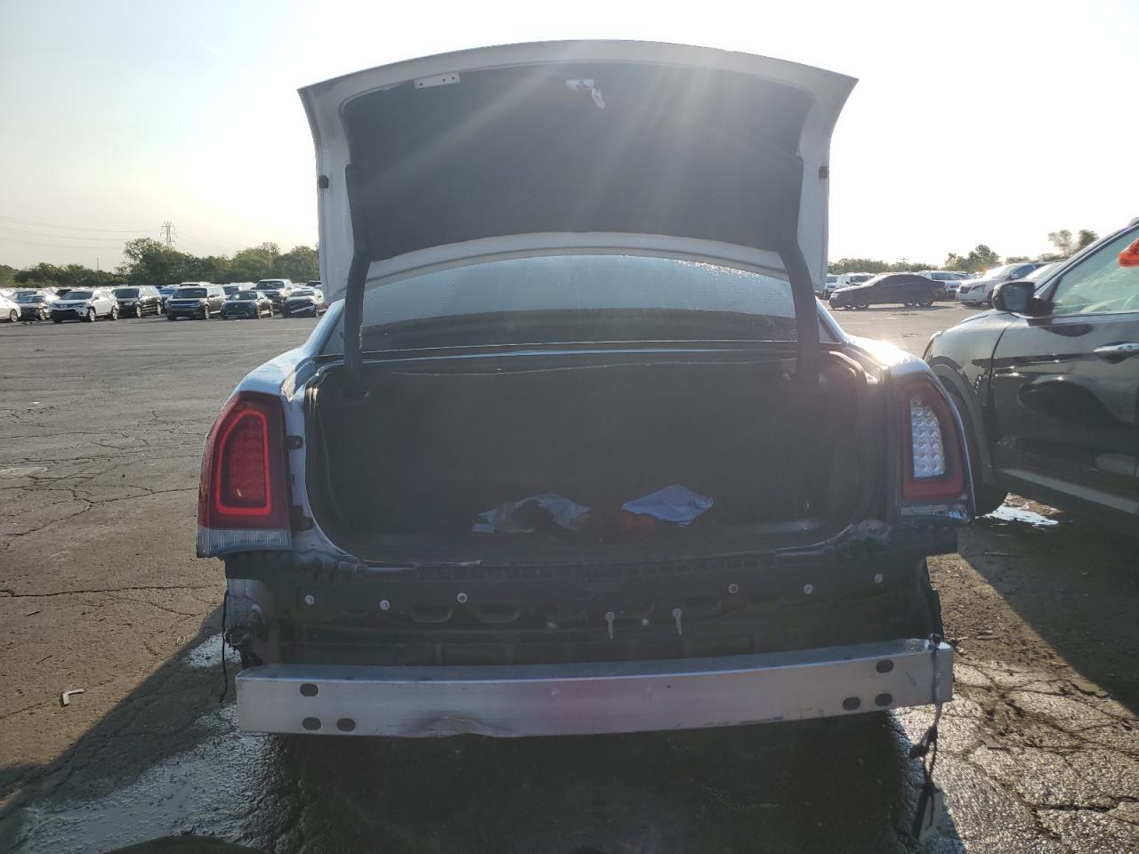 2020 Chrysler 300 S - Фото 6