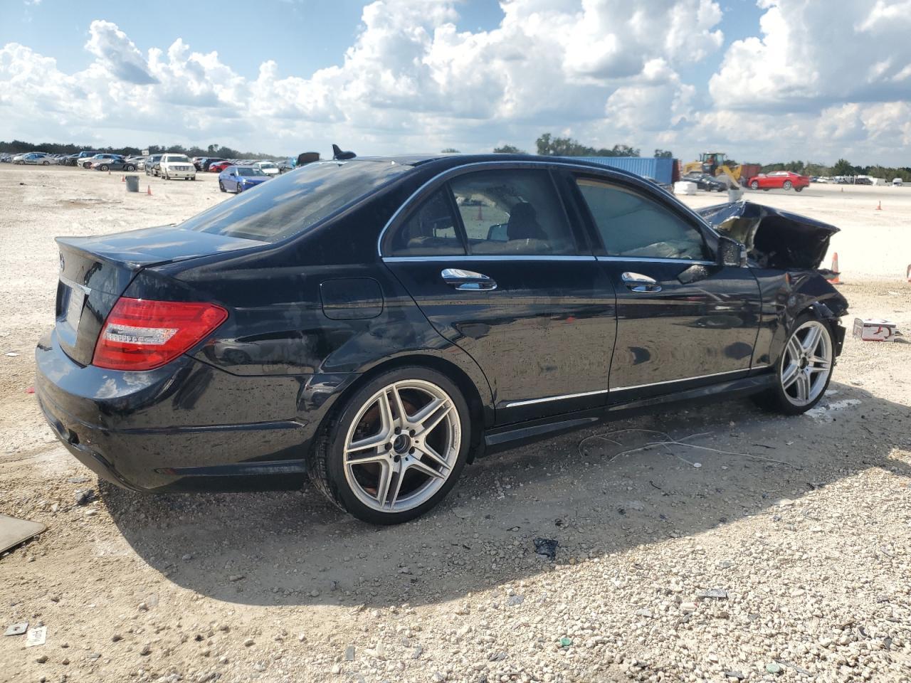 2014 Mercedes-Benz C 250 - Фото 3