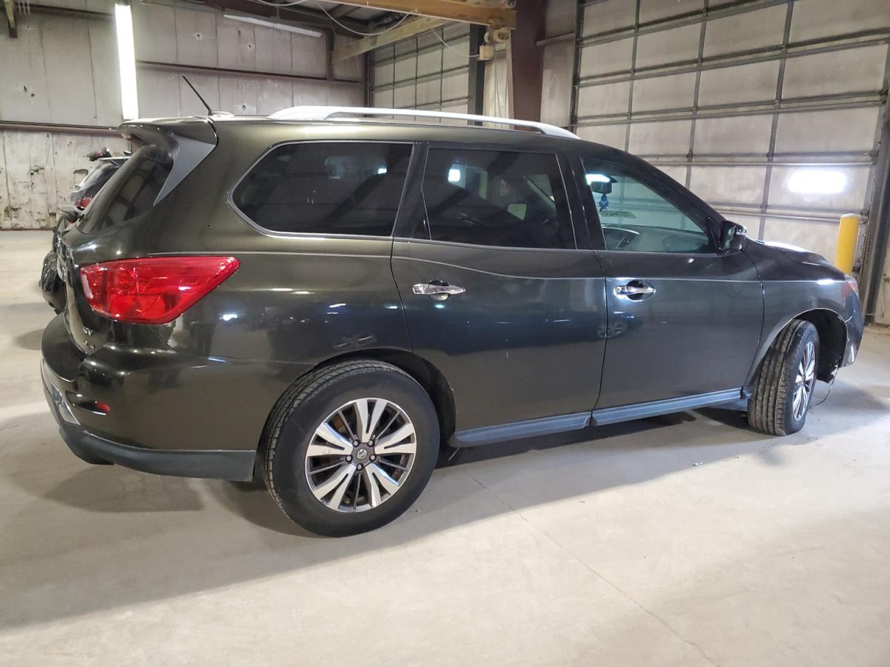 2017 Nissan Pathfinder S - Image 3