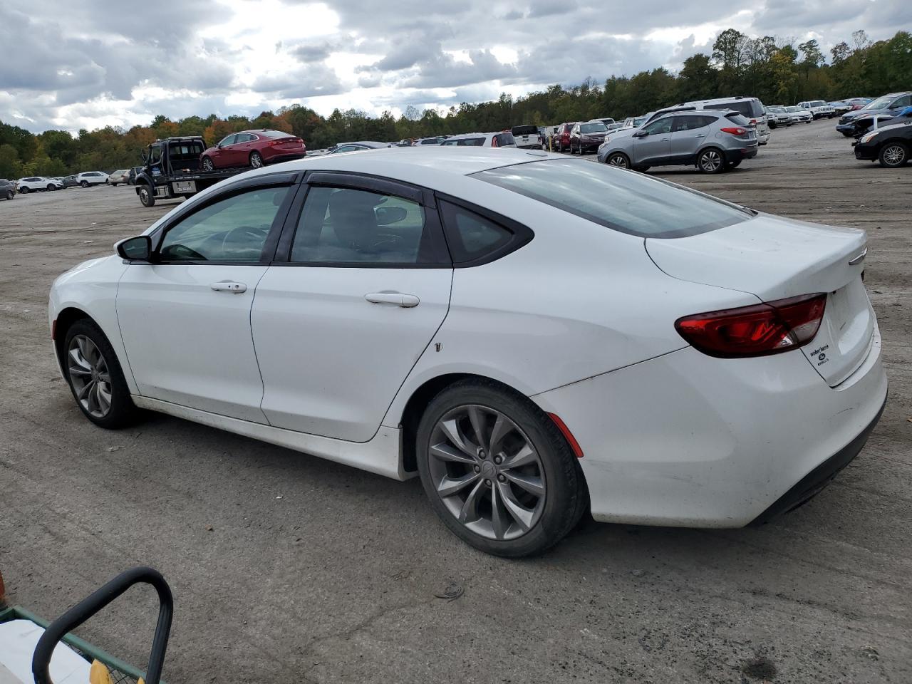 2015 Chrysler 200 S - Фото 2