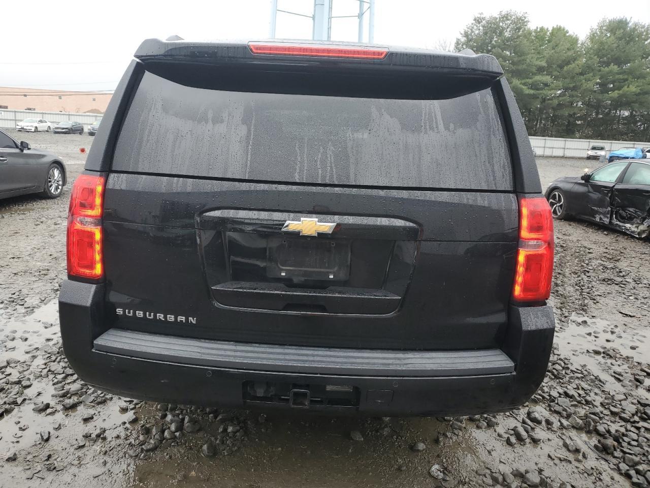 2018 Chevrolet Suburban C1500 Lt - Image 6