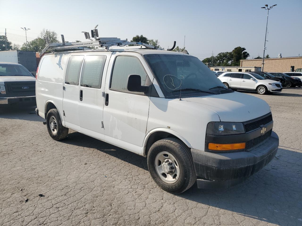 2018 Chevrolet Express G2500 - Фото 4