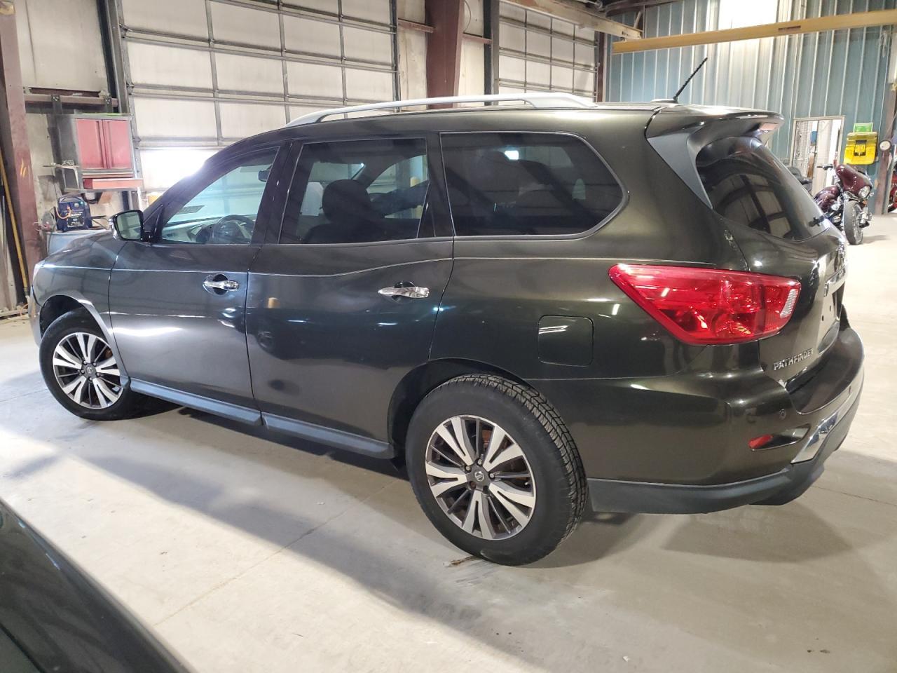 2017 Nissan Pathfinder S - Image 2