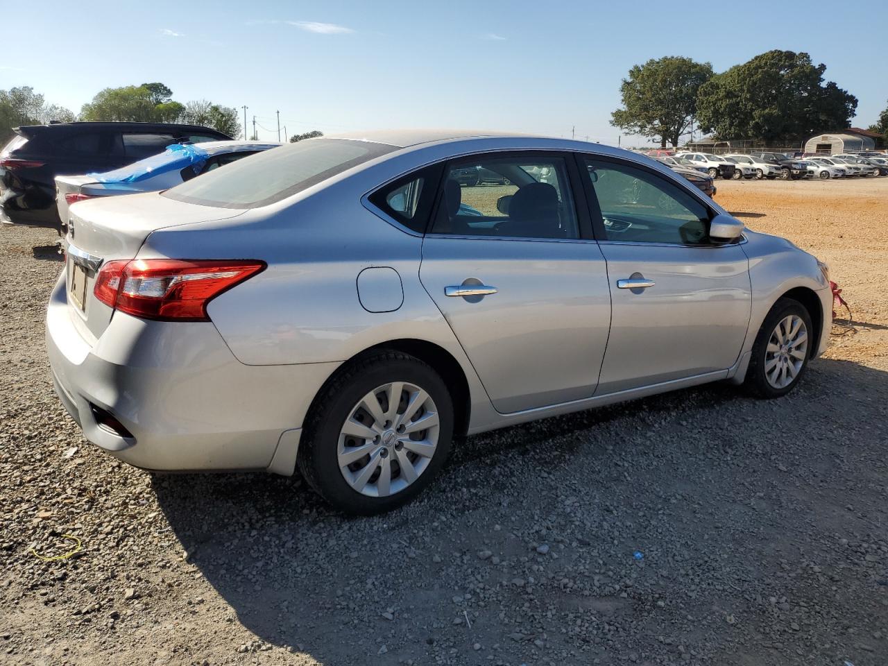 2017 Nissan Sentra S - Фото 3