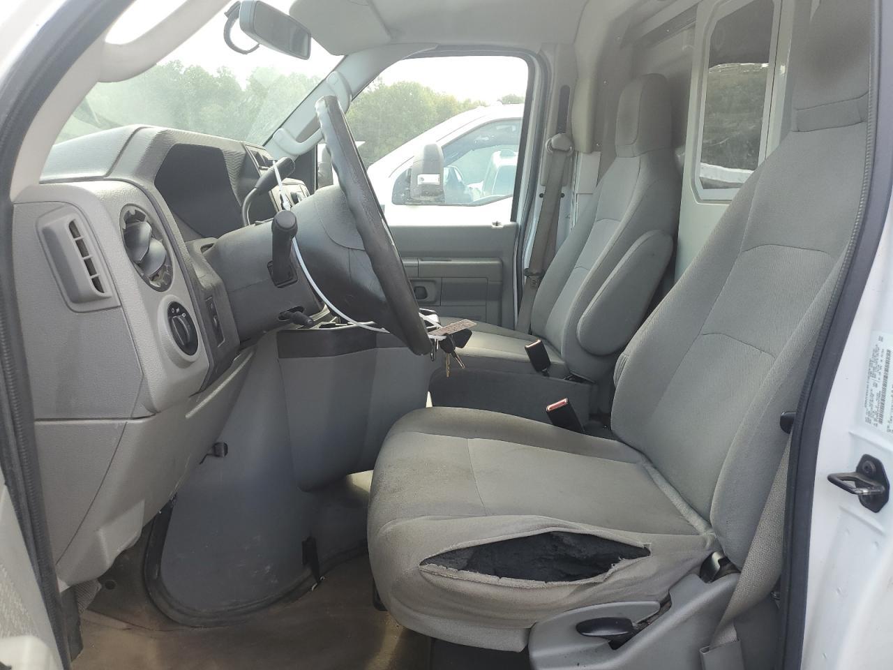 2017 Ford Econoline E350 Super Duty Cutaway Van - Фото 7