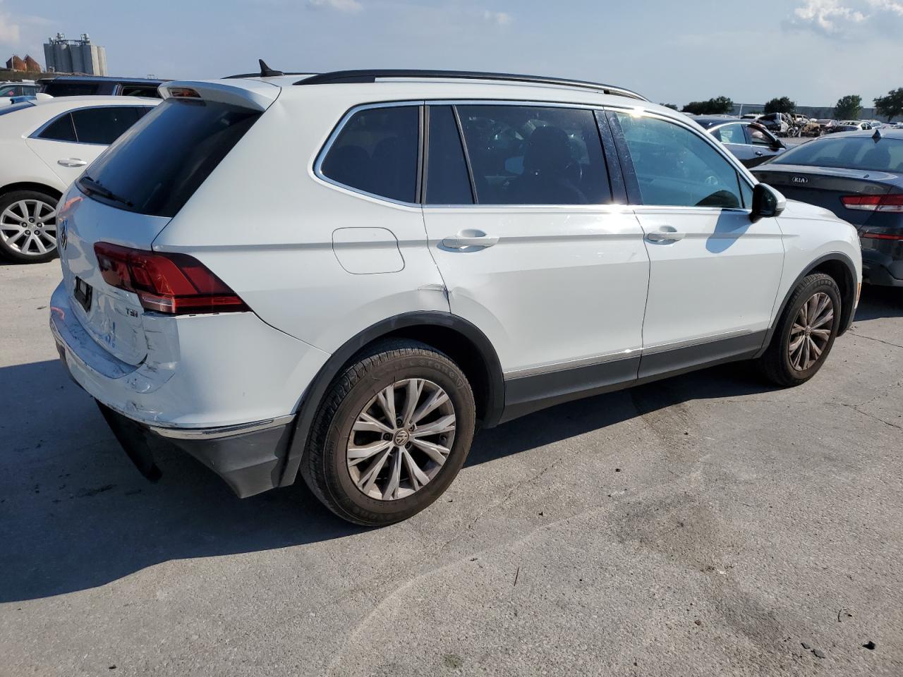 2018 Volkswagen Tiguan Se - Фото 3
