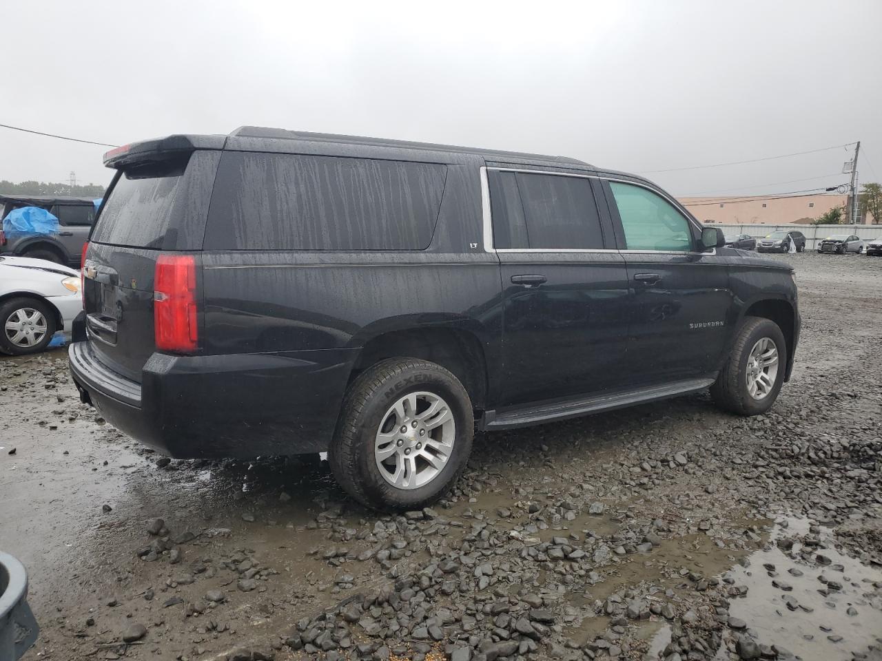 2018 Chevrolet Suburban C1500 Lt - Image 3