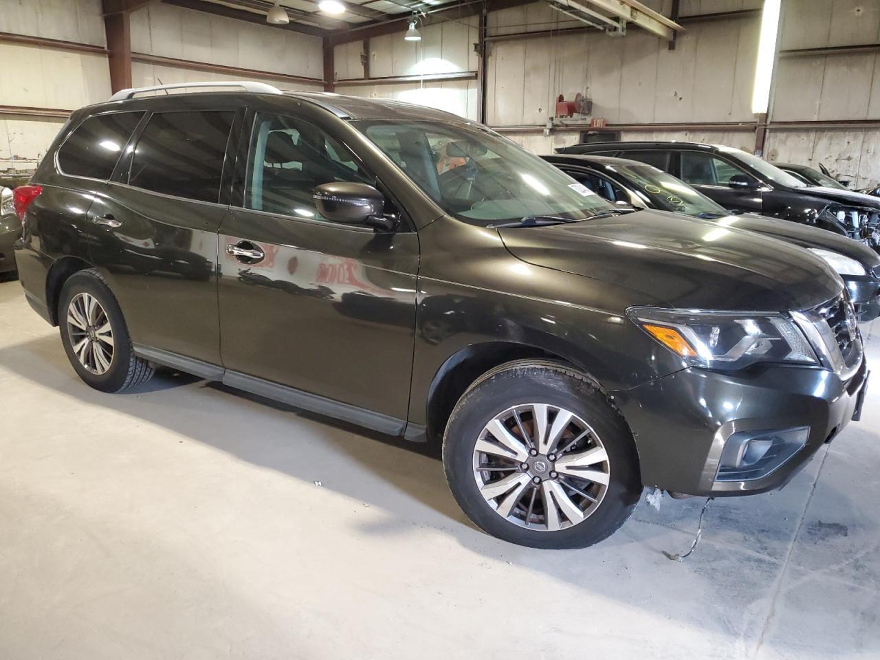 2017 Nissan Pathfinder S - Image 4