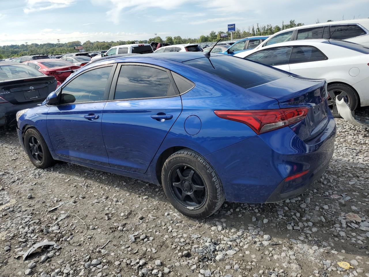 2019 Hyundai Accent Se - Фото 2