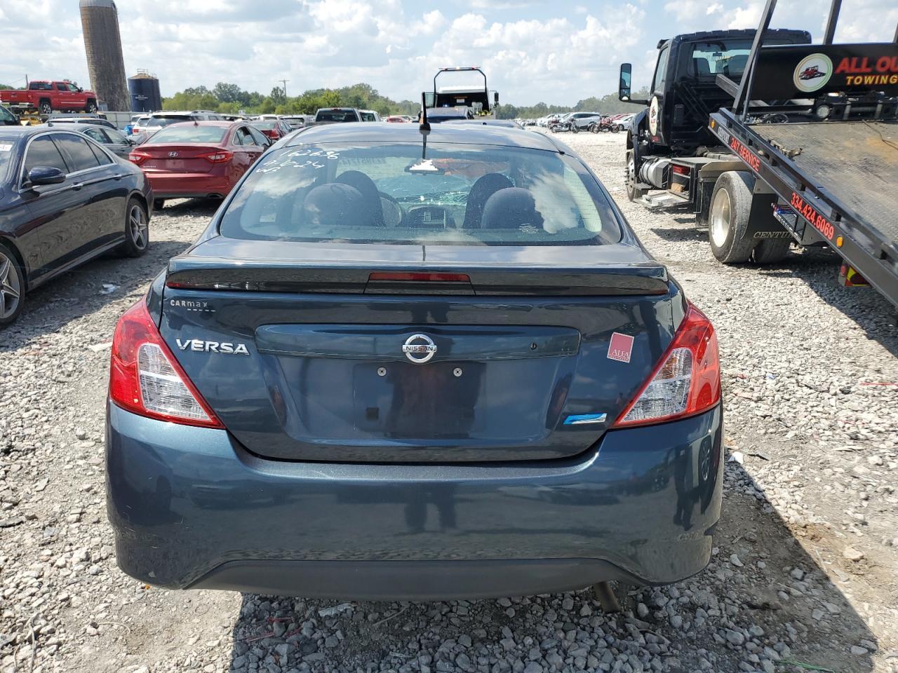 2015 Nissan Versa S - Фото 6