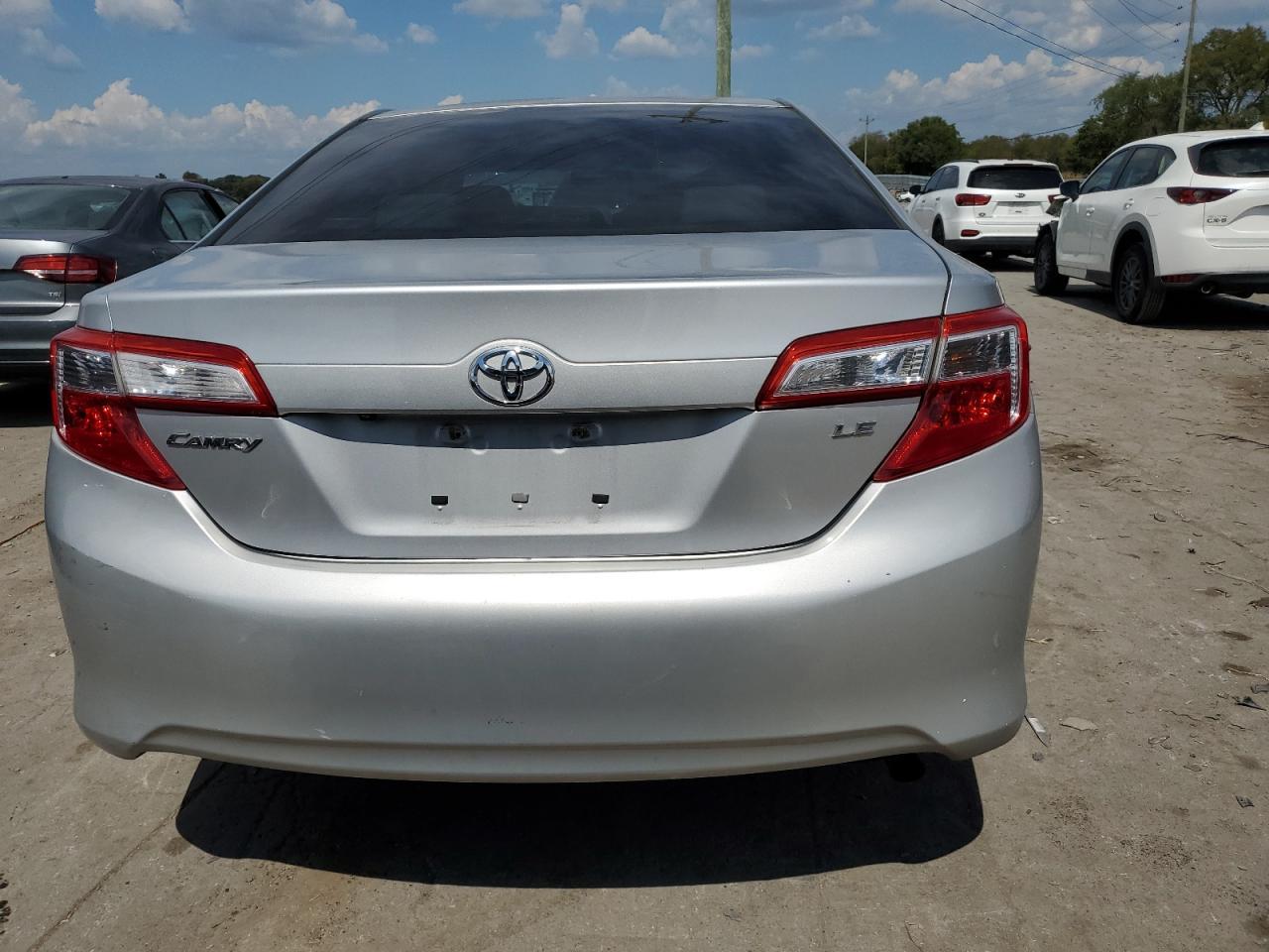 2014 Toyota Camry L - Фото 6