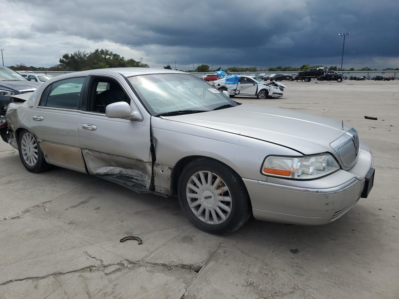2005 Lincoln Town Car Signature Limited - Фото 4