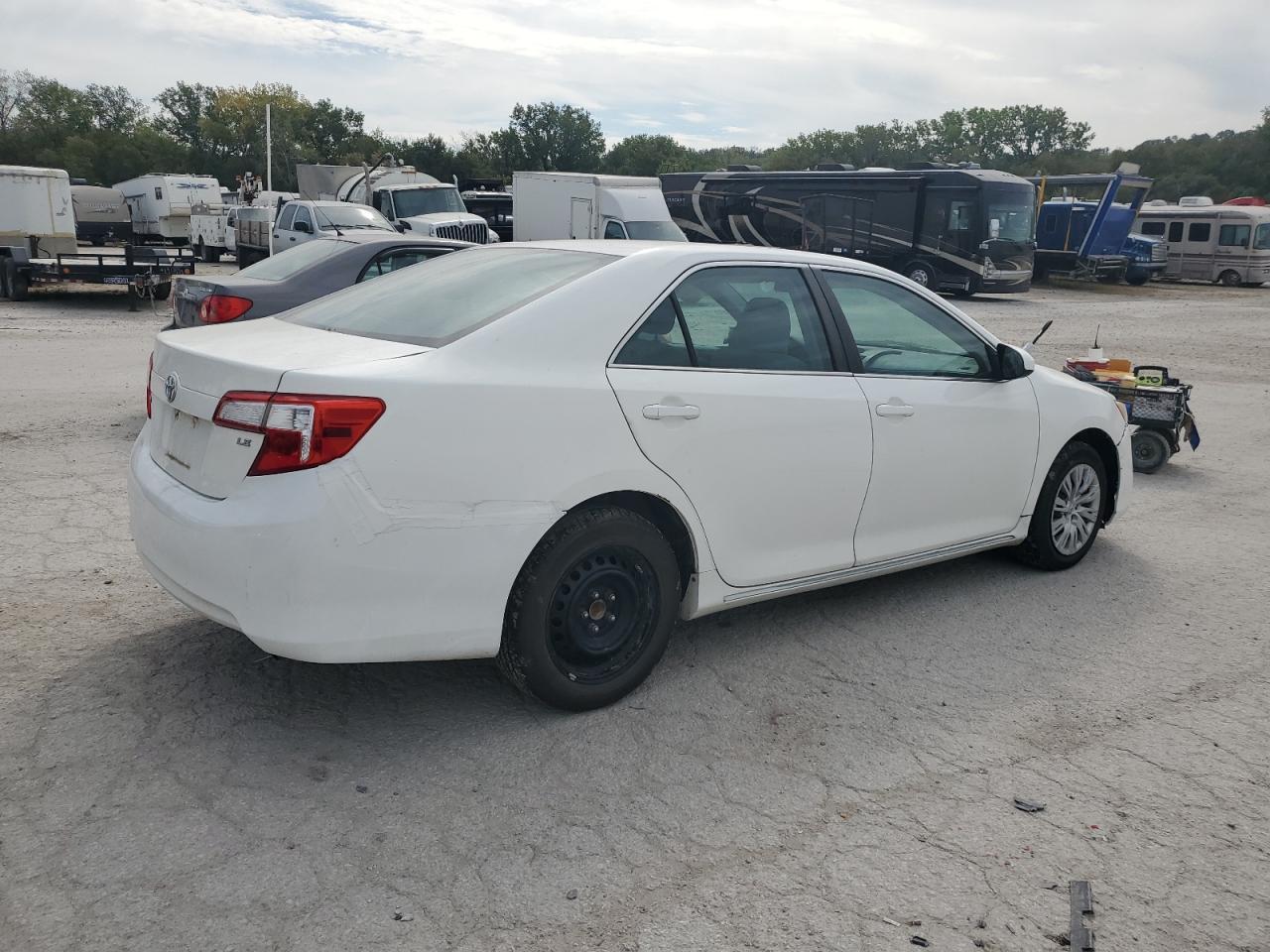 2014 Toyota Camry L - Image 3
