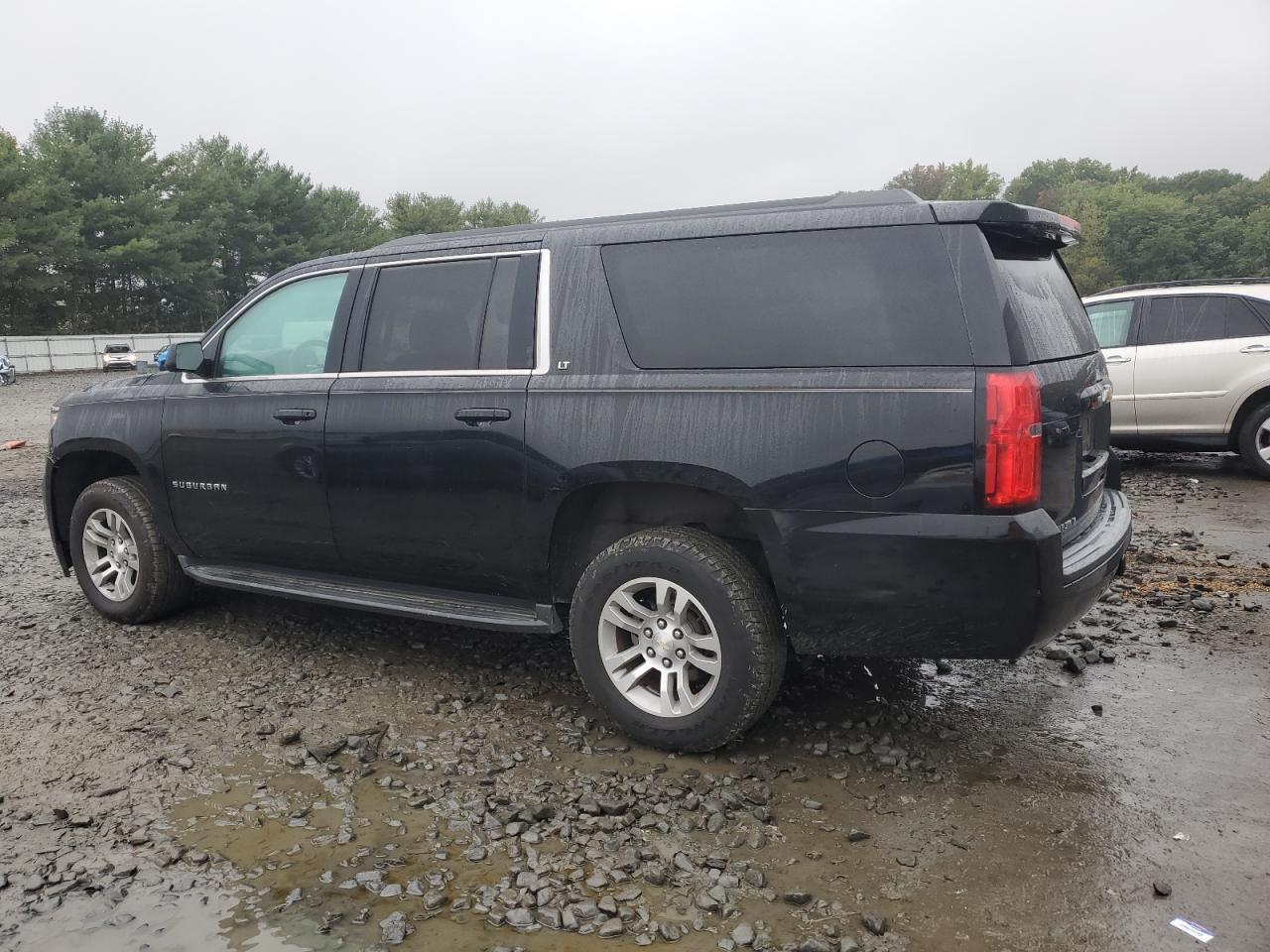 2018 Chevrolet Suburban C1500 Lt - Image 2