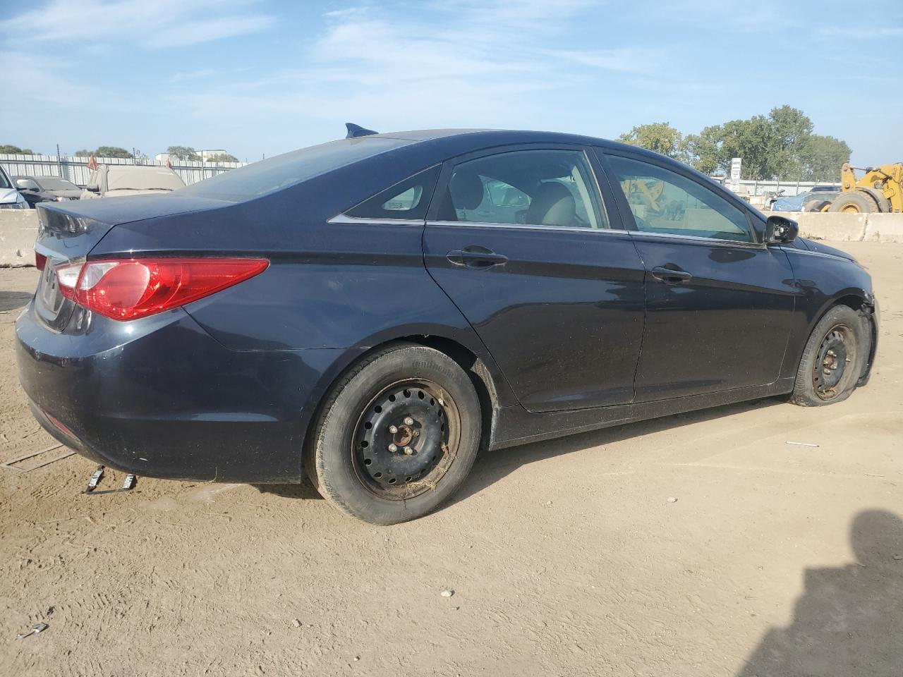 2012 Hyundai Sonata Gls - Image 3