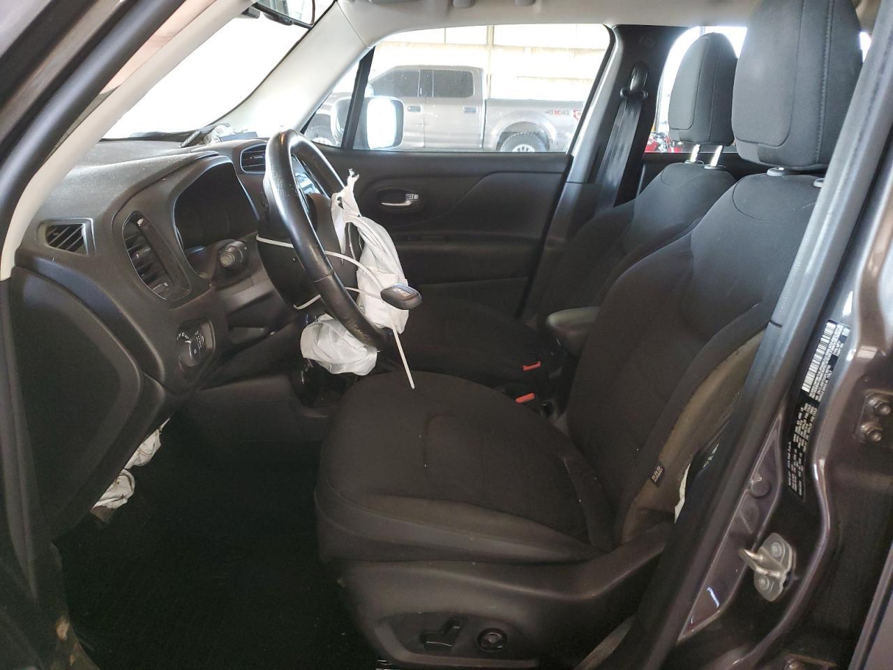 2016 Jeep Renegade Latitude - Image 7