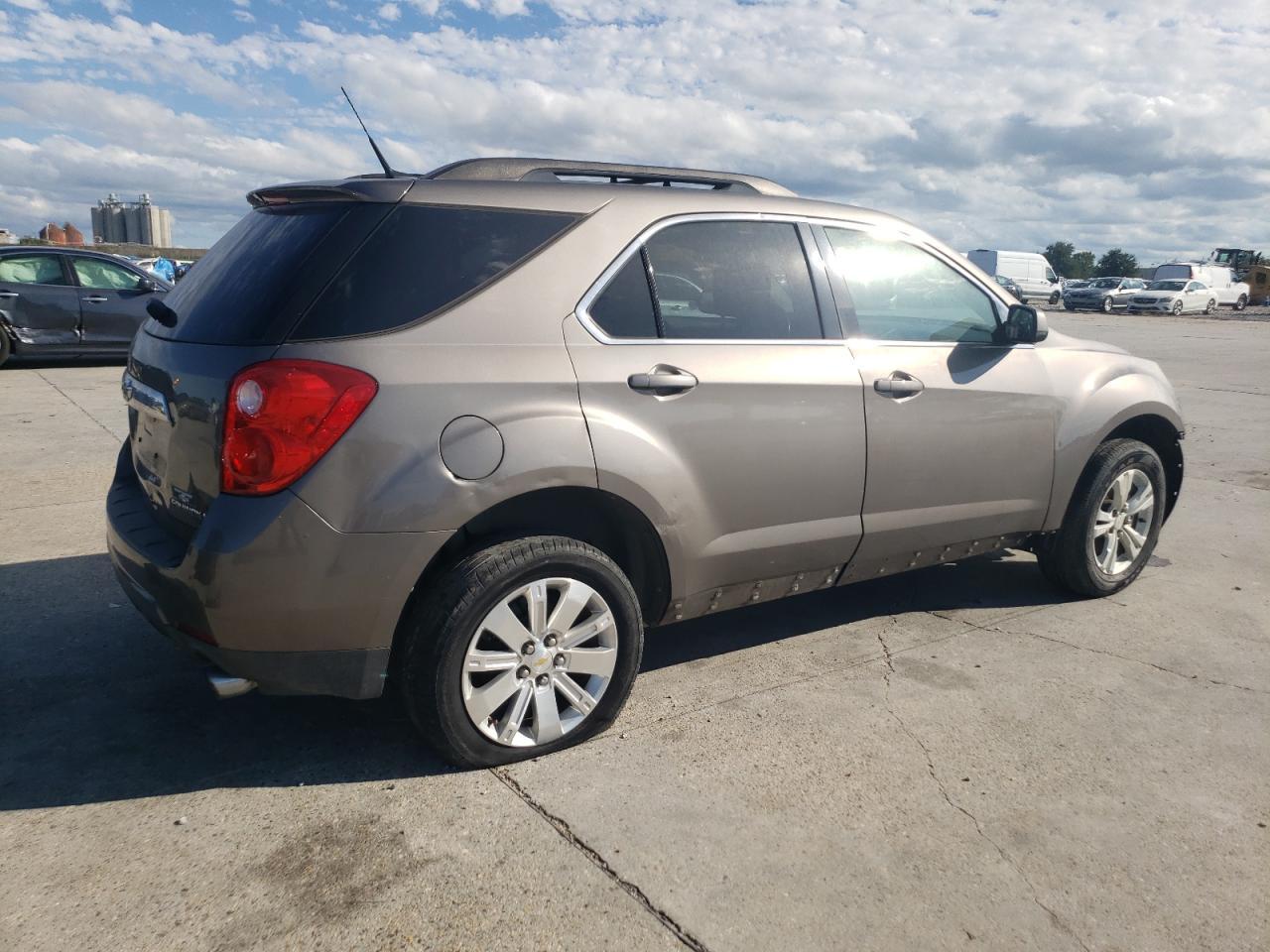 2011 Chevrolet Equinox - Image 3