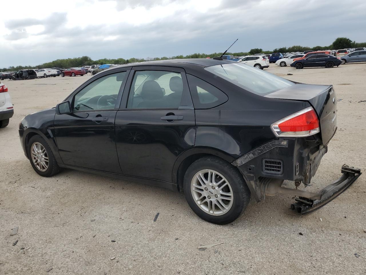 2009 Ford Focus Se - Image 2