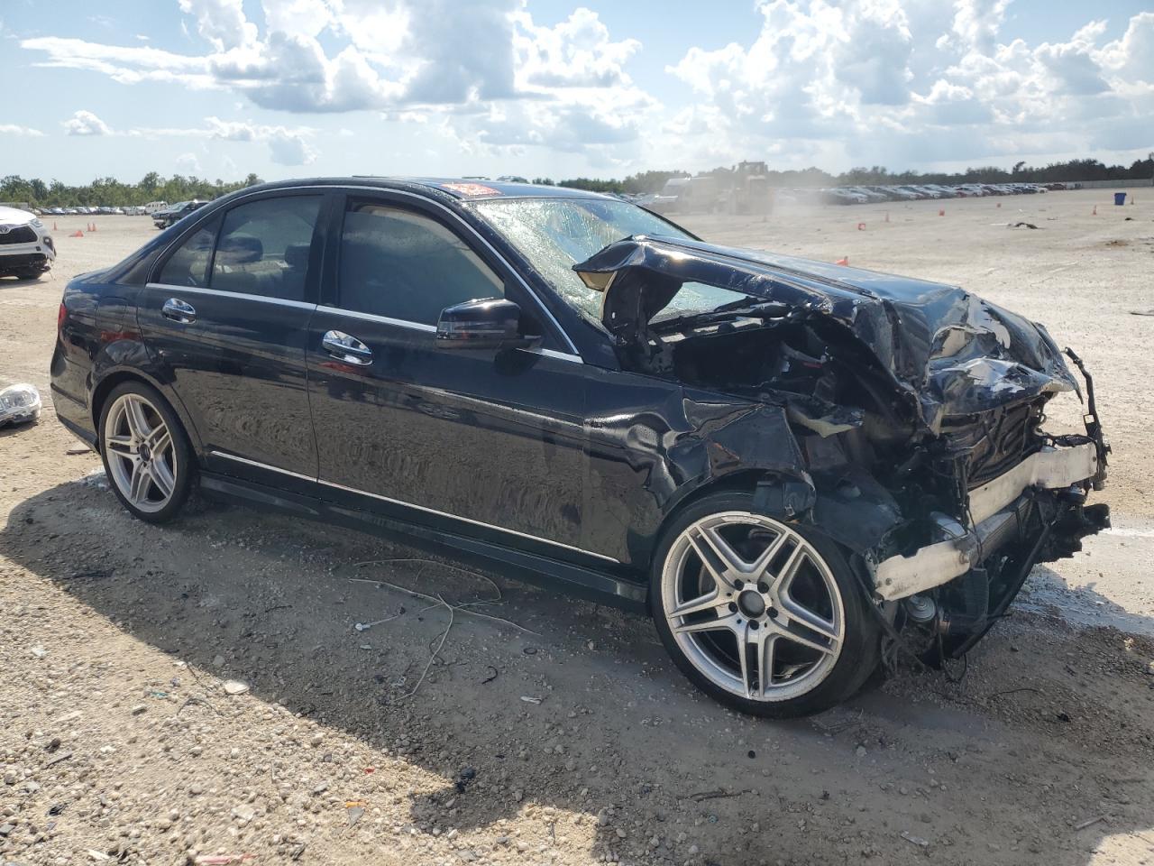 2014 Mercedes-Benz C 250 - Фото 4