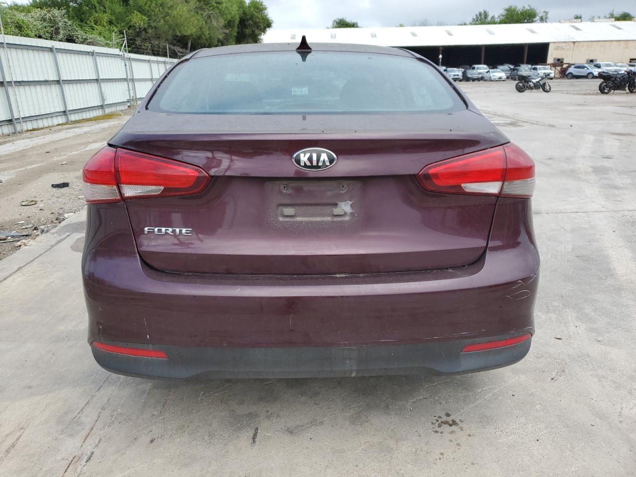 2017 Kia Forte Lx - Image 6