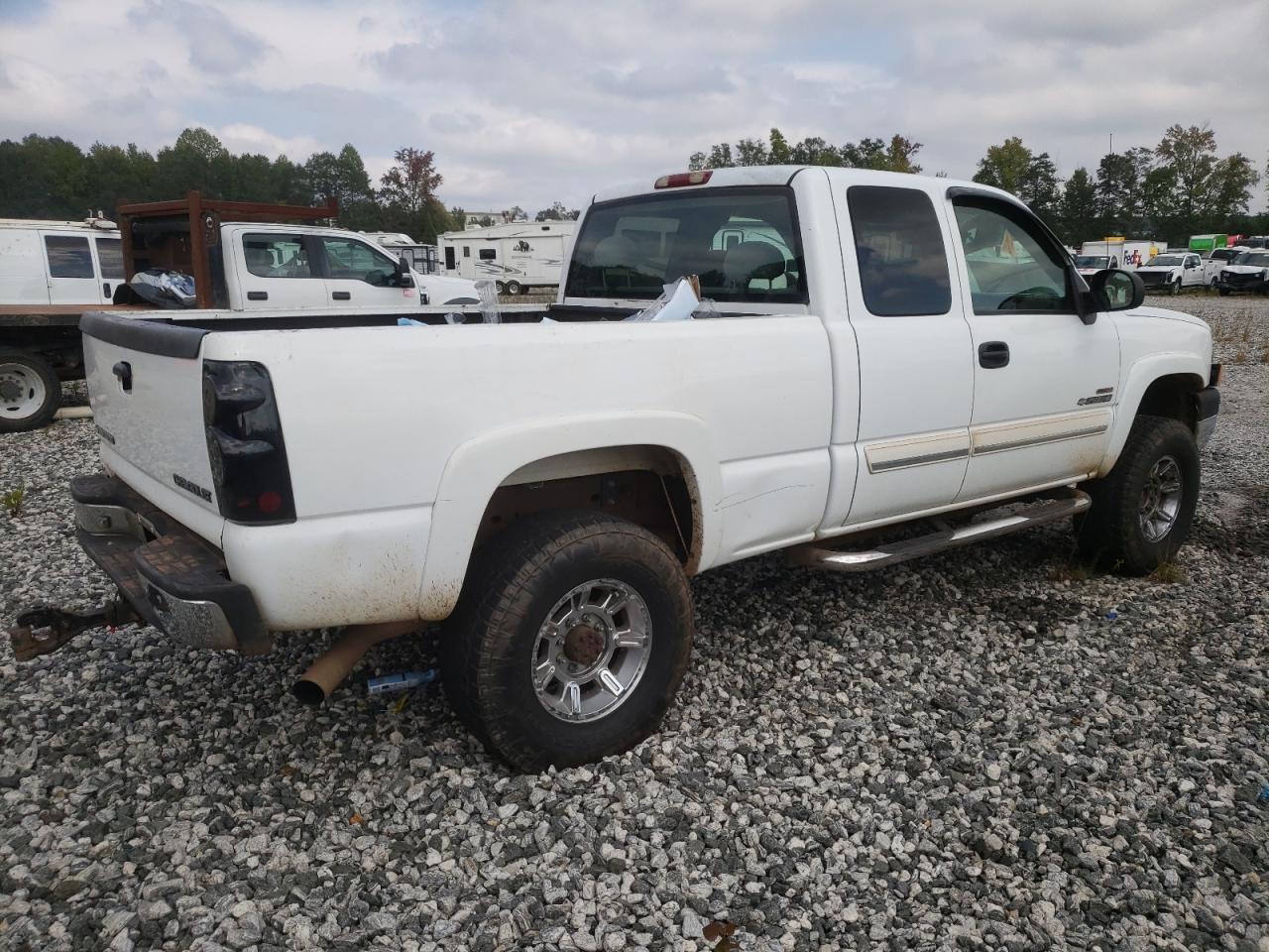 2004 Chevrolet Silverado C2500 Heavy Duty - Фото 3