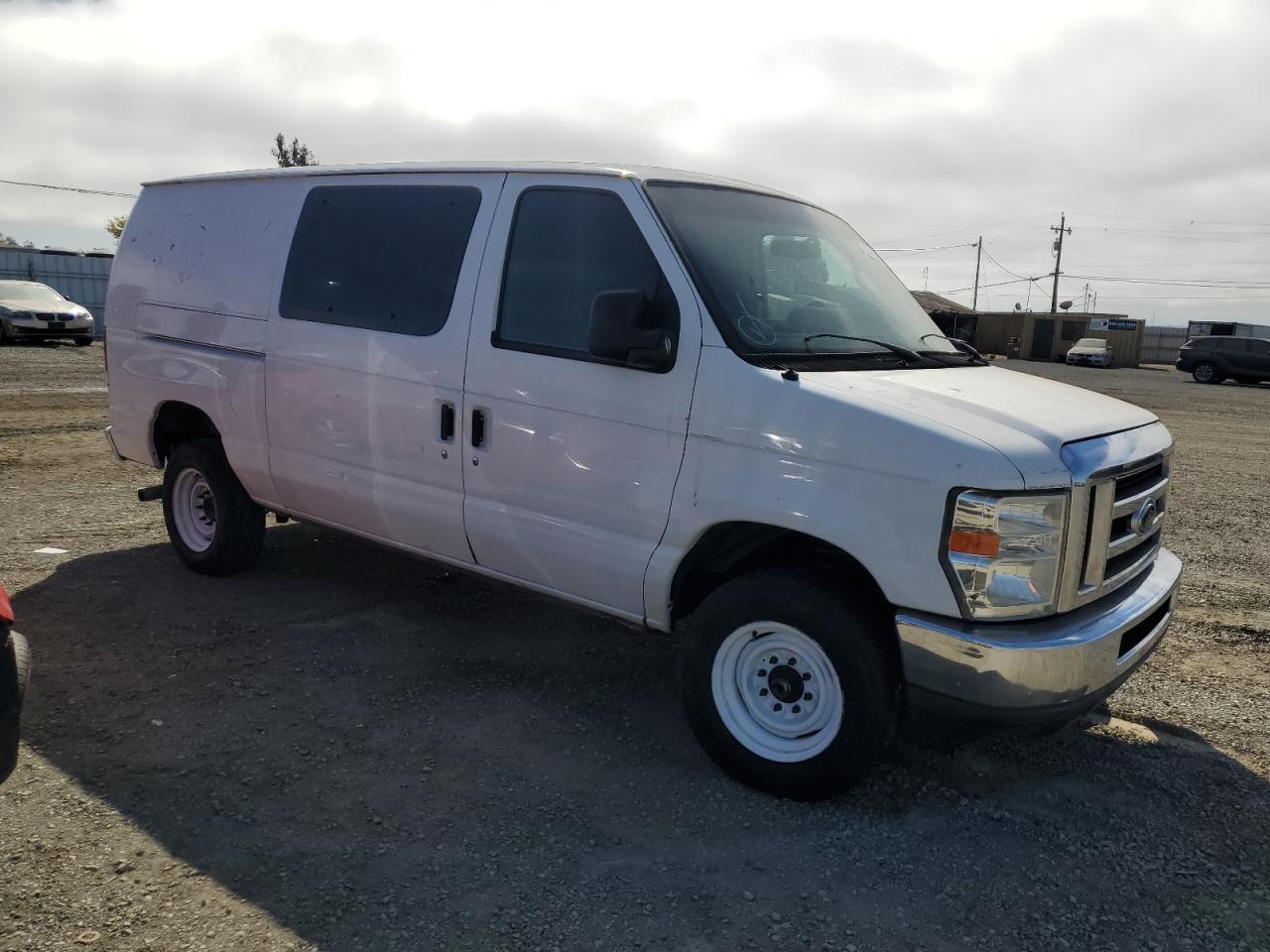 2010 Ford Econoline E250 Van - Фото 4