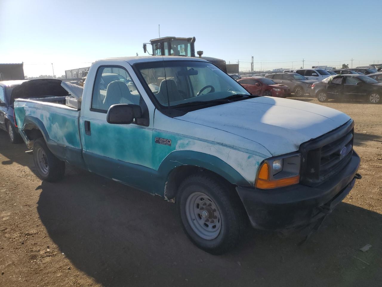 2001 Ford F250 Super Duty - Image 4