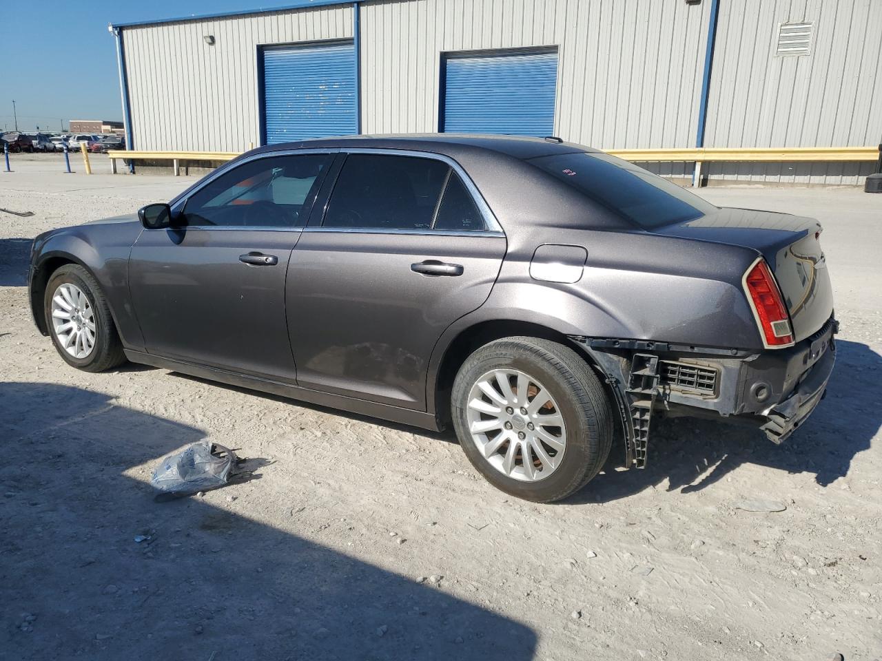 2014 Chrysler 300 - Фото 2