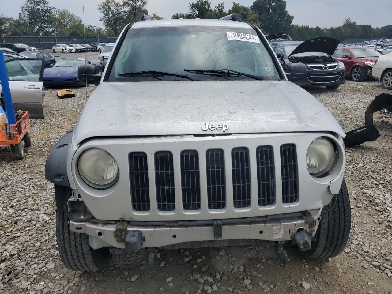2005 Jeep Liberty Renegade - Фото 5