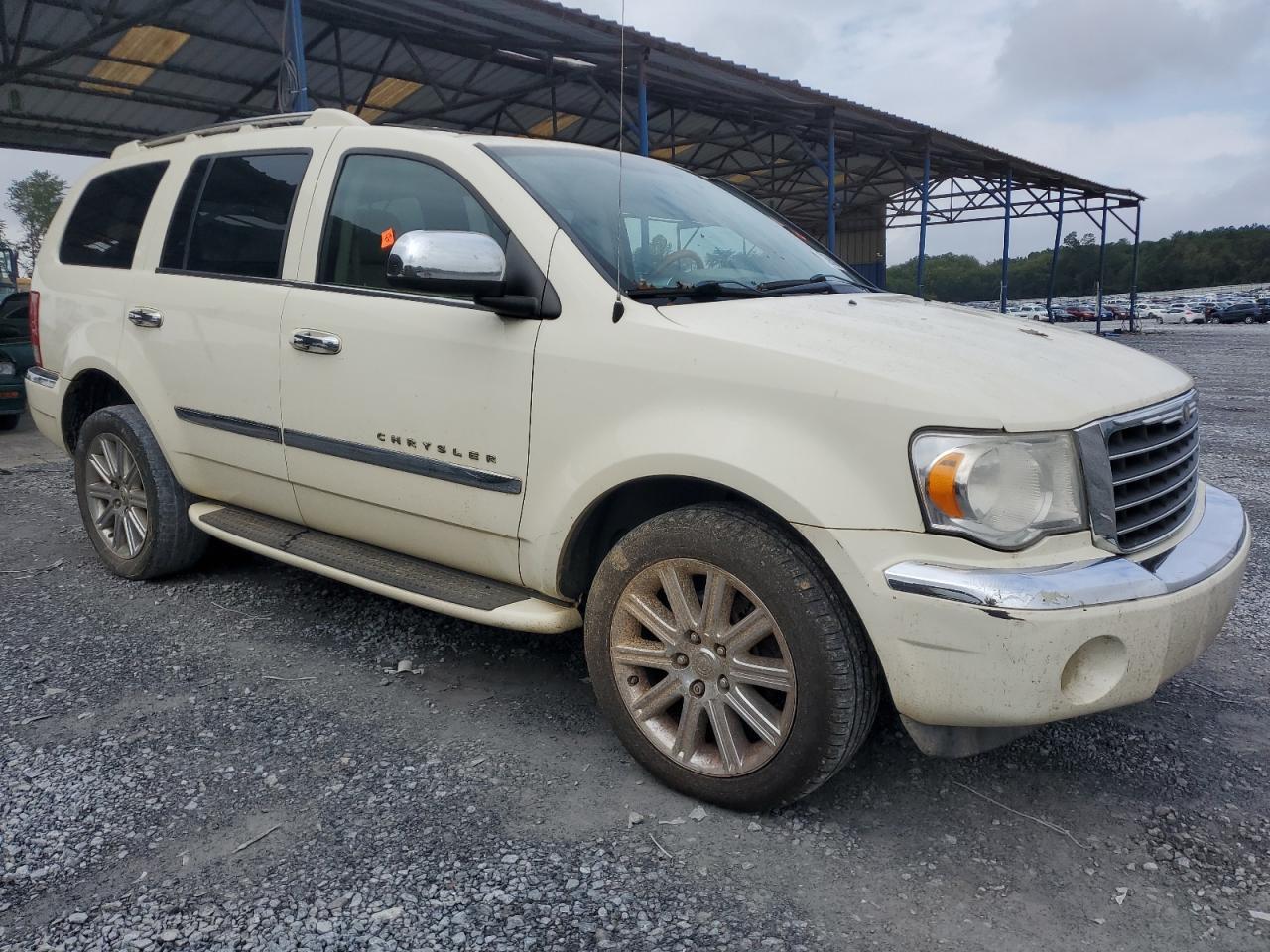 2008 Chrysler Aspen Limited - Image 4