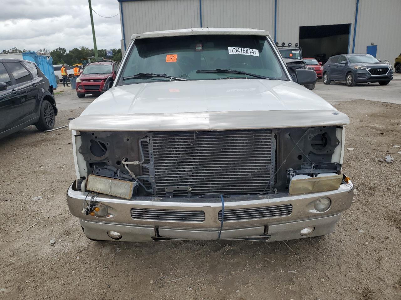 1996 Chevrolet Suburban C1500 - Фото 5