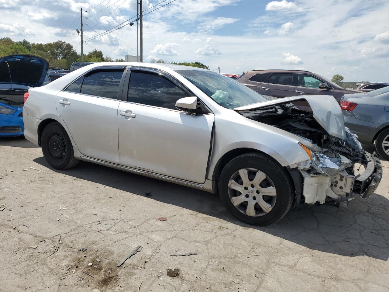 2014 Toyota Camry L - Фото 4
