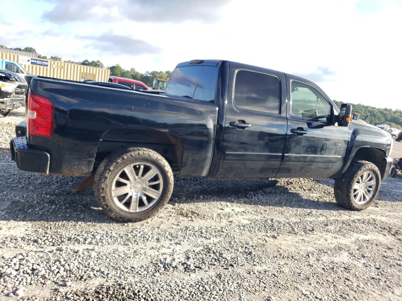 2008 Chevrolet Silverado C1500 - Image 3