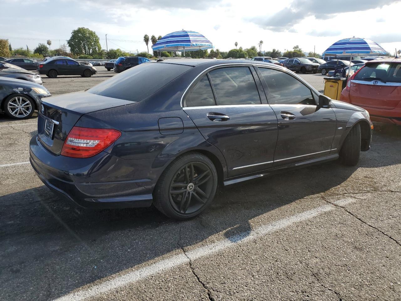 2010 Mercedes-Benz C 250 - Фото 3